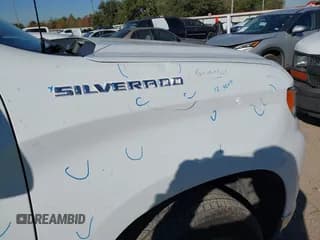 ✅ 2025 Chevrolet Silverado 1500 LT • VIN: 1GCPACED6SZ124233 • Lot: 43673994. Wystawiony na IAAI z przebiegiem 34 013 mil. Bezpłatny archiwum sprzedaży aukcyjnych z USA i szczegółowy raport historii pojazdu na DreamBid. Zdjęcie 6.