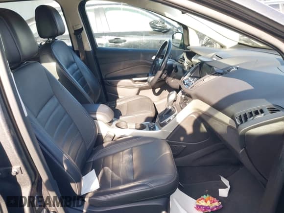 ✅ 2016 Ford C-Max SEL • VIN: 1FADP5CU1GL102558 • Lot: 42354764. Wystawiony na IAAI z przebiegiem 83 996 mil. Bezpłatny archiwum sprzedaży aukcyjnych z USA i szczegółowy raport historii pojazdu na DreamBid. Zdjęcie 5.