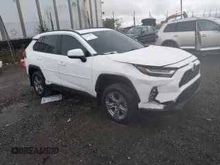 ✅ 2022 Toyota RAV4 Hybrid XLE • VIN: 4T3RWRFV0NU077659 • Lot: 43387394. Wystawiony na IAAI z przebiegiem 49 278 mil. Bezpłatny archiwum sprzedaży aukcyjnych z USA i szczegółowy raport historii pojazdu na DreamBid. Zdjęcie 1.
