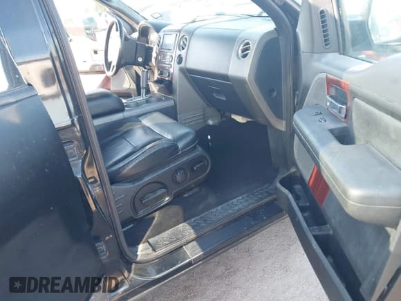 ✅ 2005 Ford F-150 XLT • VIN: 1FTPW12545KD56913 • Lot: 43379808. Listed on IAAI with 183,896 mi. Free auction sales archive from the USA and detailed vehicle history report at DreamBid. Image 5.