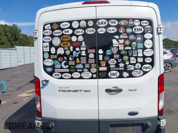 ✅ 2015 Ford Transit XL • VIN: 1FBZX2CM7FKB05987 • Lot: 43310078. Wystawiony na IAAI z przebiegiem 273 147 mil. Bezpłatny archiwum sprzedaży aukcyjnych z USA i szczegółowy raport historii pojazdu na DreamBid. Zdjęcie 16.