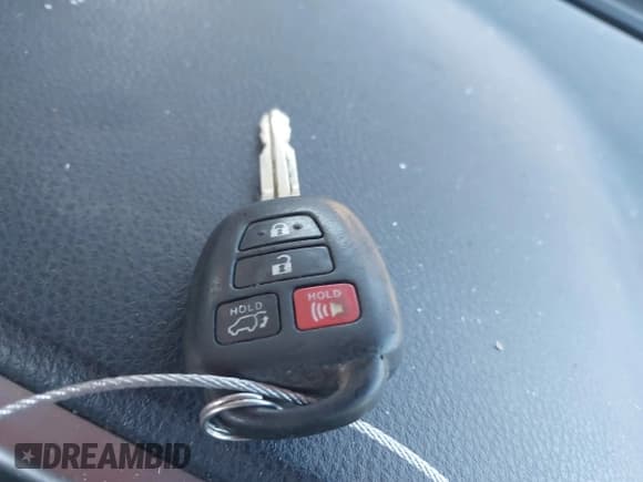 ✅ 2016 Toyota RAV4 XLE • VIN: JTMRFREV6GJ079998 • Lot: 43626410. Listed on IAAI with 165,052 mi. Free auction sales archive from the USA and detailed vehicle history report at DreamBid. Image 11.