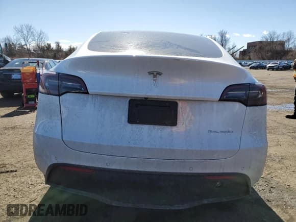 ✅ 2022 Tesla Model Y Long Range • VIN: 7SAYGDEE3NA016633 • Lot: 46660125. Wystawiony na Copart z przebiegiem Nie podano. Bezpłatny archiwum sprzedaży aukcyjnych z USA i szczegółowy raport historii pojazdu na DreamBid. Zdjęcie 6.