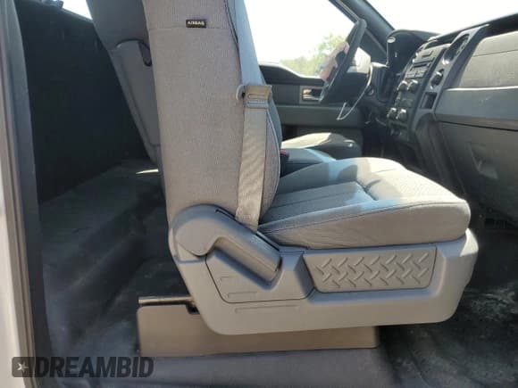 ✅ 2011 Ford F-150 XL • VIN: 1FTMF1EM7BKE19388 • Lot: 53901755. Listed on Copart with 225,208 mi. Free auction sales archive from the USA and detailed vehicle history report at DreamBid. Image 11.