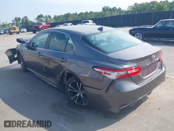 2020 Toyota Camry SE with VIN 4T1G11AK9LU342783, listed as a IAAI auction lot 43004819 with 125,475 mi miles and . Bid and sale history available at DreamBid. Image 3.