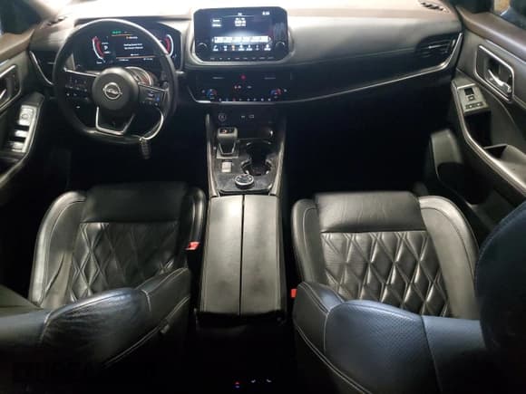 ✅ 2022 Nissan Rogue Platinum • VIN: JN8BT3DD8NW271900 • Lot: 82033065. Wystawiony na Copart z przebiegiem 15 108 mil. Bezpłatny archiwum sprzedaży aukcyjnych z USA i szczegółowy raport historii pojazdu na DreamBid. Zdjęcie 8.