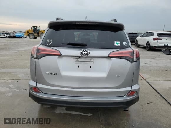 ✅ 2016 Toyota RAV4 LE • VIN: 2T3ZFREV2GW246410 • Лот: 89851055. Опубликован ранее на Copart с пробегом 135 069 миль. Бесплатный доступ к архиву аукционных продаж из США и подробный отчёт об истории автомобиля на DreamBid. Изображение 6.