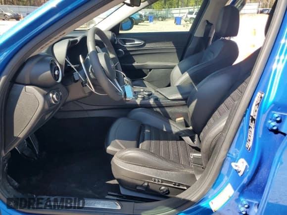 ✅ 2018 Alfa Romeo Giulia Ti • VIN: ZARFAECN9J7596879 • Lot: 50637545. Listed on Copart with 44,464 mi. Free auction sales archive from the USA and detailed vehicle history report at DreamBid. Image 7.