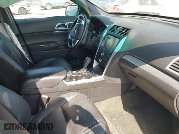 ✅ 2015 Ford Explorer XLT • VIN: 1FM5K8D81FGA13379 • Lot: 42275630. Wystawiony na IAAI z przebiegiem 169 545 mil. Bezpłatny archiwum sprzedaży aukcyjnych z USA i szczegółowy raport historii pojazdu na DreamBid. Zdjęcie 5.