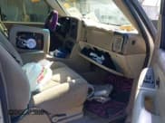 ✅ 2003 Chevrolet Suburban LS • VIN: 3GNEC16Z83G177914 • Лот: 41640705. Опубликован ранее на IAAI с пробегом Не указан. Бесплатный доступ к архиву аукционных продаж из США и подробный отчёт об истории автомобиля на DreamBid. Изображение 5.