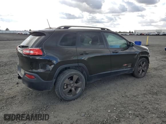 ✅ 2016 Jeep Cherokee Latitude • VIN: 1C4PJMCS0GW295933 • Лот: 87104745. Опубликован ранее на Copart с пробегом 87 855 миль. Бесплатный доступ к архиву аукционных продаж из США и подробный отчёт об истории автомобиля на DreamBid. Изображение 3.