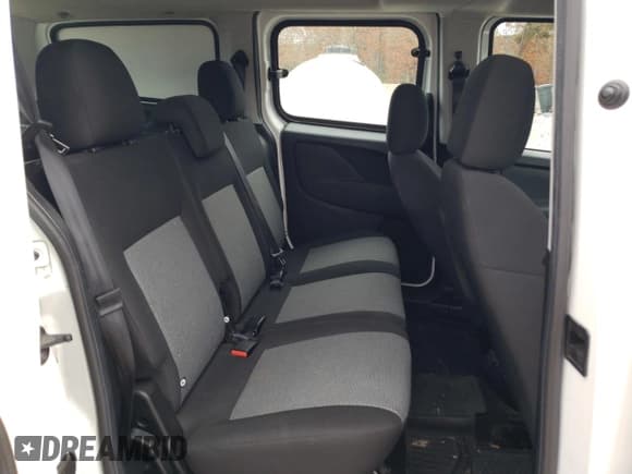 ✅ 2018 Ram ProMaster City Passenger • VIN: ZFBERFAB6J6J61470 • Lot: 77949454. Wystawiony na Copart z przebiegiem 120 272 mil. Bezpłatny archiwum sprzedaży aukcyjnych z USA i szczegółowy raport historii pojazdu na DreamBid. Zdjęcie 11.