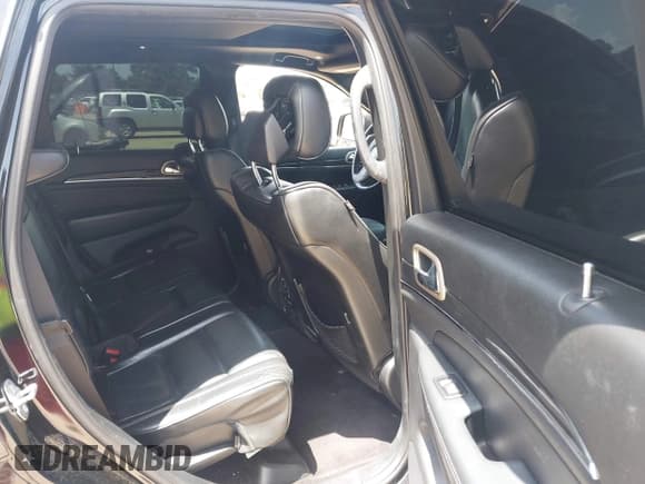 ✅ 2017 Jeep Grand Cherokee Overland • VIN: 1C4RJECG7HC659553 • Лот: 42684503. Опубликован ранее на IAAI с пробегом 152 007 миль. Бесплатный доступ к архиву аукционных продаж из США и подробный отчёт об истории автомобиля на DreamBid. Изображение 8.