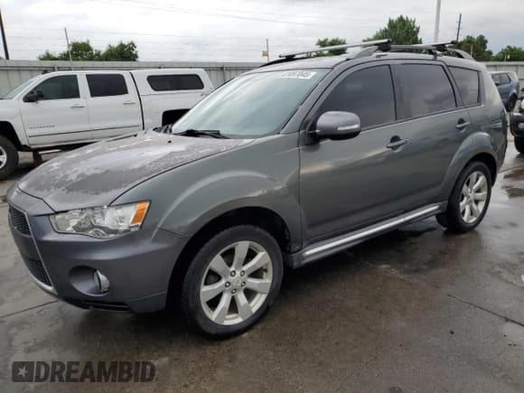 ✅ 2010 Mitsubishi Outlander XLS • VIN: JA4JT4AX4AZ002937 • Lot: 61097045. Listed on Copart with 253,701 mi. Free auction sales archive from the USA and detailed vehicle history report at DreamBid. Image 1.