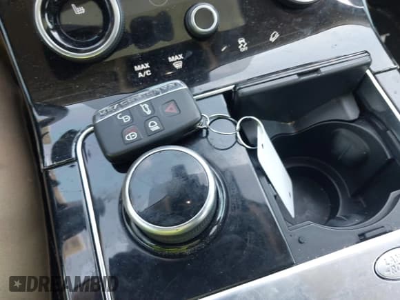 ✅ 2019 Land Rover Range Rover Velar S • VIN: SALYB2EX8KA780429 • Lot: 41789156. Wystawiony na IAAI z przebiegiem 51 648 mil. Bezpłatny archiwum sprzedaży aukcyjnych z USA i szczegółowy raport historii pojazdu na DreamBid. Zdjęcie 11.