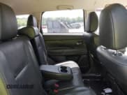 ✅ 2018 Mitsubishi Outlander SE • VIN: JA4AD3A33JZ014095 • Lot: 42278605. Wystawiony na IAAI z przebiegiem 235 000 mil. Bezpłatny archiwum sprzedaży aukcyjnych z USA i szczegółowy raport historii pojazdu na DreamBid. Zdjęcie 8.