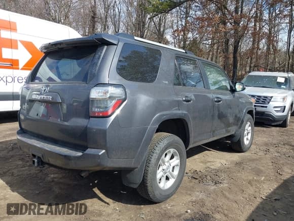 ✅ 2022 Toyota 4Runner SR5 Premium • VIN: JTENU5JR3N6062156 • Lot: 41705930. Listed on IAAI with 25,445 mi. Free auction sales archive from the USA and detailed vehicle history report at DreamBid. Image 4.