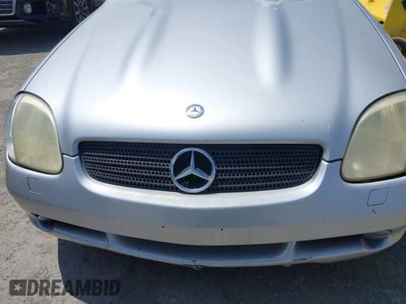 ✅ 1999 Mercedes-Benz SLK 230/320 • VIN: WDBKK47F1XF089720 • Lot: 42579464. Wystawiony na IAAI z przebiegiem 227 260 mil. Bezpłatny archiwum sprzedaży aukcyjnych z USA i szczegółowy raport historii pojazdu na DreamBid. Zdjęcie 6.