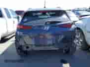 2018 Hyundai Kona SEL z VIN KM8K62AA1JU081235, wystawiony jako Copart lot #47109693 z przebiegiem 57 268 mil mil oraz . Historia ofert i sprzedaży dostępna na DreamBid. Obrazek 6.