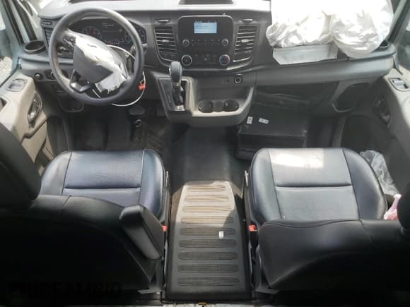 ✅ 2023 Ford Transit Cargo • VIN: 1FTBR3X83PKB44815 • Lot: 59785905. Wystawiony na Copart z przebiegiem 53 432 mil. Bezpłatny archiwum sprzedaży aukcyjnych z USA i szczegółowy raport historii pojazdu na DreamBid. Zdjęcie 8.