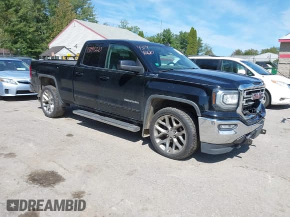 ✅ 2018 GMC Sierra 1500 SLE • VIN: 1GTV2MEC3JZ120267 • Lot: 43194220. Wystawiony na IAAI z przebiegiem 73 010 mil. Bezpłatny archiwum sprzedaży aukcyjnych z USA i szczegółowy raport historii pojazdu na DreamBid. Zdjęcie 1.