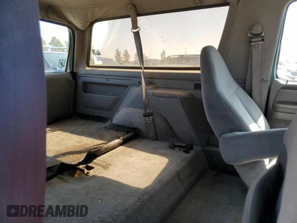 ✅ 1996 Ford Bronco XL • VIN: 1FMEU15N4TLB84331 • Lot: 55642465. Listed on Copart with 204,915 mi. Free auction sales archive from the USA and detailed vehicle history report at DreamBid. Image 11.