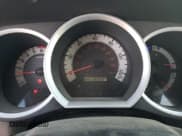 ✅ 2011 Toyota Tacoma • VIN: 5TFNX4CN8BX004677 • Лот: 69402695. Опубликован ранее на Copart с пробегом 64 597 миль. Бесплатный доступ к архиву аукционных продаж из США и подробный отчёт об истории автомобиля на DreamBid. Изображение 9.