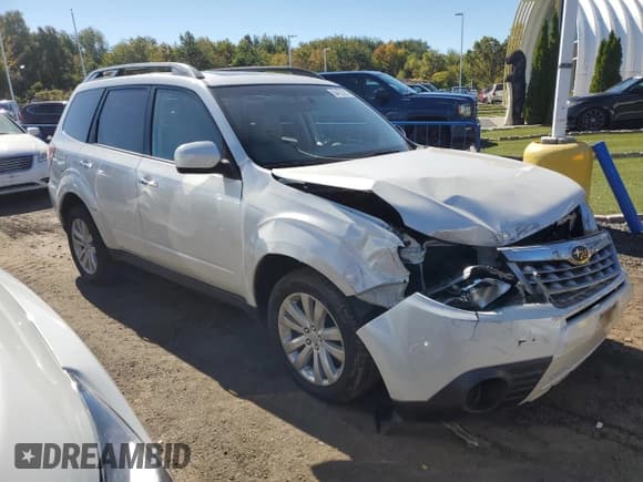 ✅ 2013 Subaru Forester X Premium • VIN: JF2SHADC6DH421709 • Lot: 84423295. Listed on Copart with 83,879 mi. Free auction sales archive from the USA and detailed vehicle history report at DreamBid. Image 4.