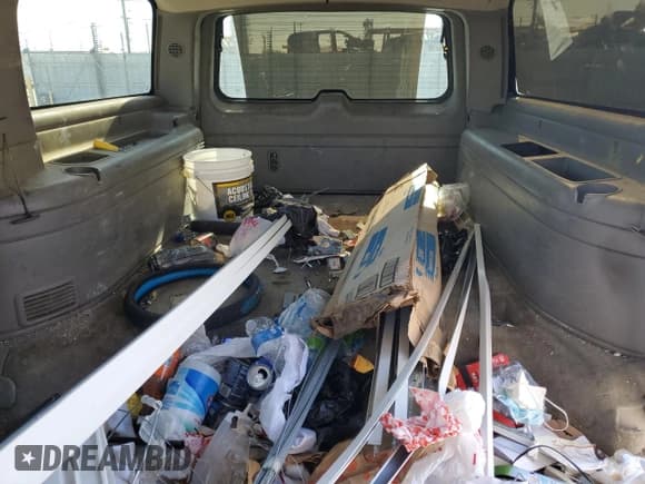 ✅ 2004 Chevrolet Suburban LS • VIN: 1GNEC16T04J219522 • Лот: 47453025. Опубликован ранее на Copart с пробегом Не указан. Бесплатный доступ к архиву аукционных продаж из США и подробный отчёт об истории автомобиля на DreamBid. Изображение 10.