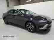 2025 Hyundai Sonata SEL с VIN KMHL64JA6SA467801, выставлен на аукционе Copart как лот 90040435 с пробегом 18 232 миль миль и Чистый • Clean title. История ставок и продаж доступна на DreamBid. Изображение 4.