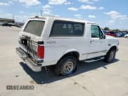 ✅ 1993 Ford Bronco Custom • VIN: 1FMEU15H3PLA81000 • Лот: 66031395. Опубликован ранее на Copart с пробегом 220 244 миль. Бесплатный доступ к архиву аукционных продаж из США и подробный отчёт об истории автомобиля на DreamBid. Изображение 3.