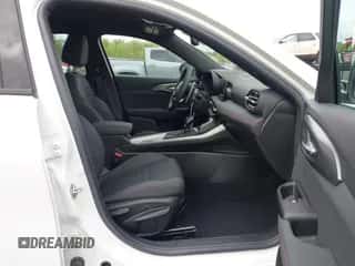 2024 Dodge Hornet R/T с VIN ZACPDFCW1R3A32752, выставлен на аукционе IAAI как лот 42091679 с пробегом 28 820 миль миль и . История ставок и продаж доступна на DreamBid. Изображение 5.