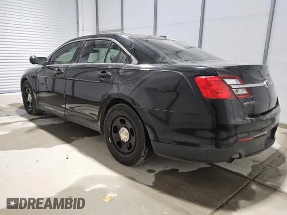 ✅ 2013 Ford Police Interceptor • VIN: 1FAHP2MT9DG212834 • Lot: 55115525. Wystawiony na Copart z przebiegiem 149 940 mil. Bezpłatny archiwum sprzedaży aukcyjnych z USA i szczegółowy raport historii pojazdu na DreamBid. Zdjęcie 2.