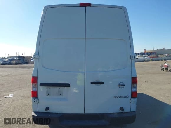 ✅ 2018 Nissan NV Cargo SV • VIN: 1N6AF0LY7JN816306 • Lot: 43642383. Wystawiony na IAAI z przebiegiem 160 823 mil. Bezpłatny archiwum sprzedaży aukcyjnych z USA i szczegółowy raport historii pojazdu na DreamBid. Zdjęcie 17.
