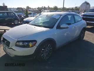 ✅ 2008 Volvo C30 Version 1.0 • VIN: YV1MK672082048923 • Lot: 43531153. Wystawiony na IAAI z przebiegiem 103 190 mil. Bezpłatny archiwum sprzedaży aukcyjnych z USA i szczegółowy raport historii pojazdu na DreamBid. Zdjęcie 2.