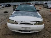 ✅ 1998 Ford Escort SE • VIN: 1FAFP13P2WW151194 • Lot: 84819185. Wystawiony na Copart z przebiegiem 240 955 mil. Bezpłatny archiwum sprzedaży aukcyjnych z USA i szczegółowy raport historii pojazdu na DreamBid. Zdjęcie 5.