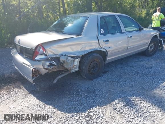 ✅ 2009 Mercury Grand Marquis LS • VIN: 2MEHM75V69X611264 • Lot: 43205142. Wystawiony na IAAI z przebiegiem 42 676 mil. Bezpłatny archiwum sprzedaży aukcyjnych z USA i szczegółowy raport historii pojazdu na DreamBid. Zdjęcie 4.