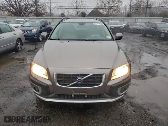 ✅ 2008 Volvo XC70 • VIN: YV4BZ982081014878 • Lot: 92752965. Listed on Copart with 173,686 mi. Free auction sales archive from the USA and detailed vehicle history report at DreamBid. Image 5.
