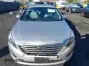 2017 Hyundai Sonata 2.4L z VIN 5NPE24AF9HH449427, wystawiony jako IAAI lot #43480524 z przebiegiem 65 025 mil mil oraz . Historia ofert i sprzedaży dostępna na DreamBid. Obrazek 12.