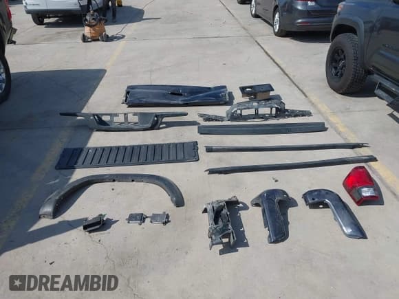 ✅ 2019 Toyota Tacoma SR5 • VIN: 3TMCZ5AN9KM219386 • Лот: 43462886. Опубликован ранее на IAAI с пробегом 102 938 миль. Бесплатный доступ к архиву аукционных продаж из США и подробный отчёт об истории автомобиля на DreamBid. Изображение 12.