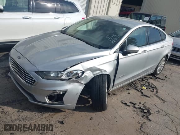 ✅ 2019 Ford Fusion SE • VIN: 3FA6P0LU1KR241725 • Lot: 43410032. Listed on IAAI with 144,000 mi. Free auction sales archive from the USA and detailed vehicle history report at DreamBid. Image 2.