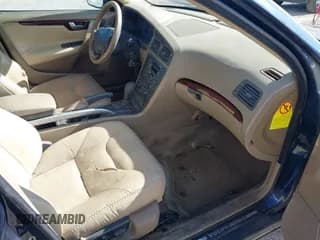 ✅ 2001 Volvo V70 • VIN: YV1SZ58D311023121 • Lot: 43406795. Listed on IAAI with 193,200 mi. Free auction sales archive from the USA and detailed vehicle history report at DreamBid. Image 5.