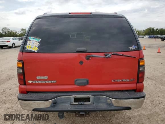 2005 Chevrolet Suburban LT с VIN 3GNEC16Z25G261438, выставлен на аукционе Copart как лот 81171614 с пробегом 135 858 миль миль и Списание • Salvage title. История ставок и продаж доступна на DreamBid. Изображение 6.