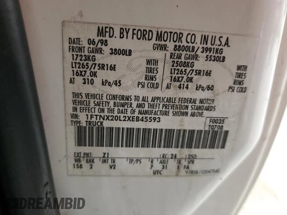 ✅ 1999 Ford F-250 XL • VIN: 1FTNX20L2XEB45593 • Lot: 47030225. Wystawiony na Copart z przebiegiem 329 849 mil. Bezpłatny archiwum sprzedaży aukcyjnych z USA i szczegółowy raport historii pojazdu na DreamBid. Zdjęcie 13.