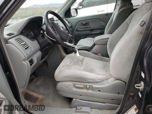 ✅ 2004 Honda Pilot EX • VIN: 2HKYF184X4H544819 • Lot: 82773965. Listed on Copart with 177,699 mi. Free auction sales archive from the USA and detailed vehicle history report at DreamBid. Image 7.
