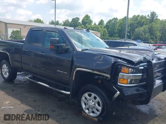 ✅ 2015 Chevrolet Silverado 2500HD LT • VIN: 1GC2KVEG2FZ533591 • Lot: 42689674. Wystawiony na IAAI z przebiegiem 133 697 mil. Bezpłatny archiwum sprzedaży aukcyjnych z USA i szczegółowy raport historii pojazdu na DreamBid. Zdjęcie 1.
