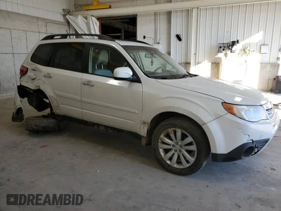 2013 Subaru Forester X Premium z VIN JF2SHADC7DH433383, wystawiony jako Copart lot #86993955 z przebiegiem 139 236 mil mil oraz Szkoda całkowita • Salvage title. Historia ofert i sprzedaży dostępna na DreamBid. Obrazek 4.