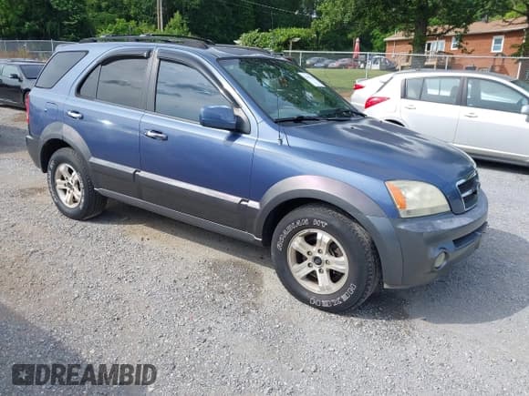✅ 2003 Kia Sorento LX • VIN: KNDJC733635063511 • Lot: 42460216. Wystawiony na IAAI z przebiegiem 252 122 mil. Bezpłatny archiwum sprzedaży aukcyjnych z USA i szczegółowy raport historii pojazdu na DreamBid. Zdjęcie 1.