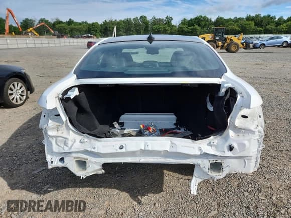 ✅ 2022 Alfa Romeo Giulia • VIN: ZARFANANXN7660310 • Lot: 64647515. Wystawiony na Copart z przebiegiem 19 833 mil. Bezpłatny archiwum sprzedaży aukcyjnych z USA i szczegółowy raport historii pojazdu na DreamBid. Zdjęcie 6.