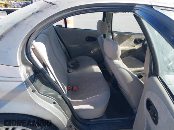 1999 Saturn SL с VIN 1G8ZK5279XZ151735, выставлен на аукционе IAAI как лот 43476690 с пробегом Не указан миль и . История ставок и продаж доступна на DreamBid. Изображение 8.